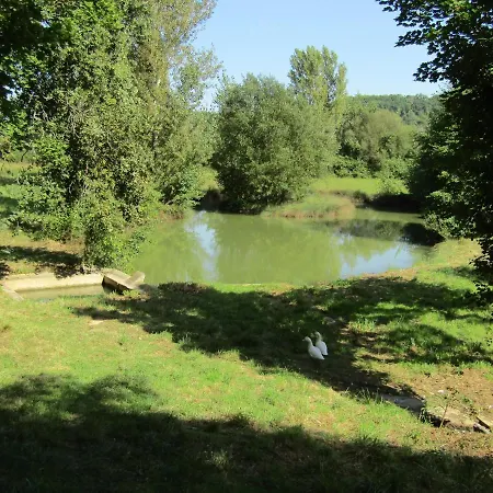 Kamp alanı La Demeure Des Fleurs Caillavet