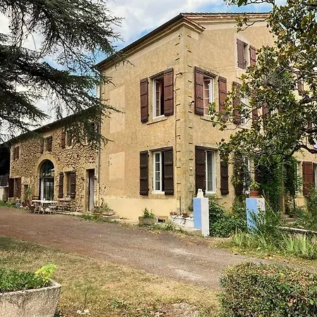 La Demeure Des Fleurs Kamp alanı Caillavet